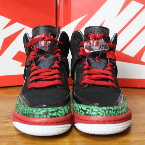 spizike black green red